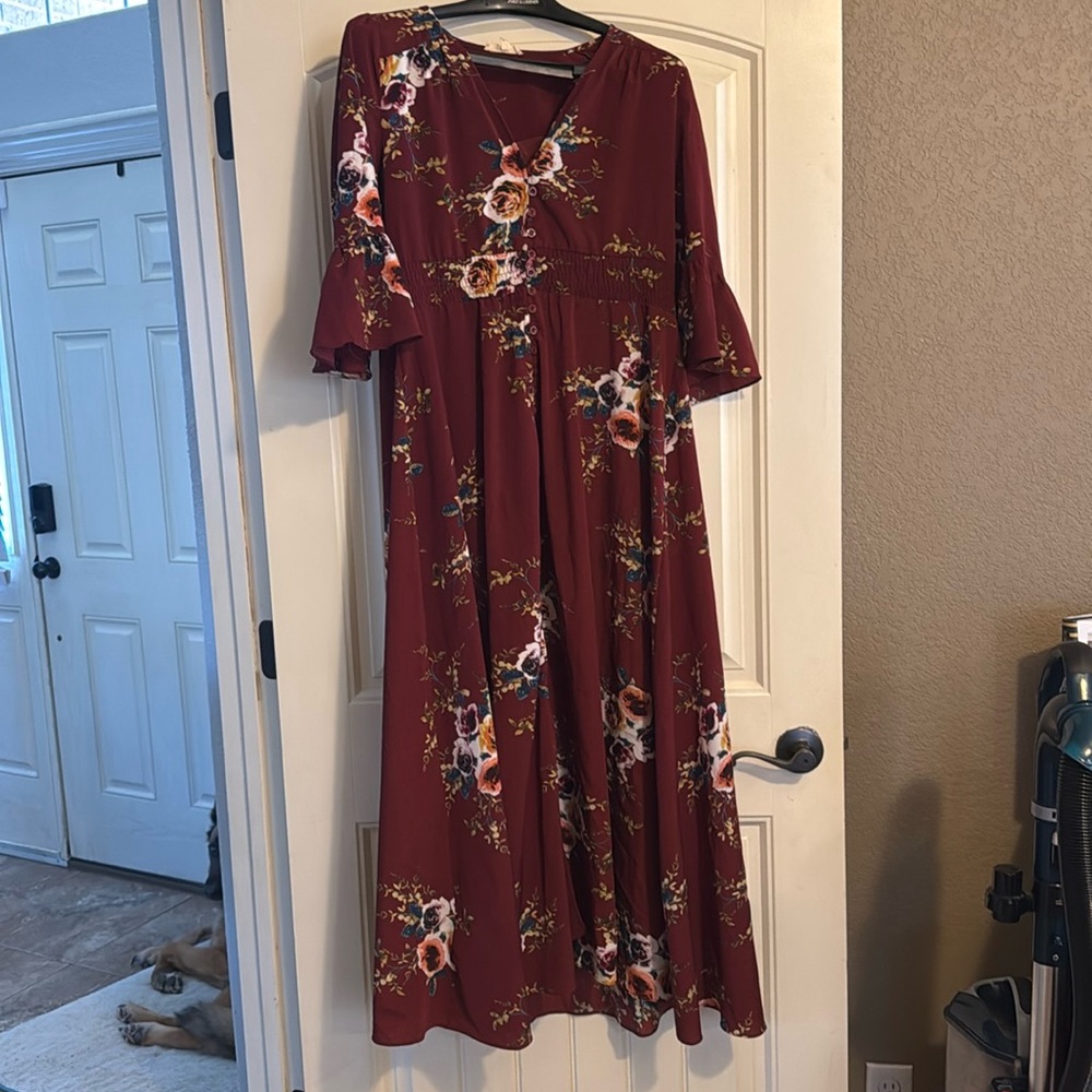 Dress, size small, but fits medium